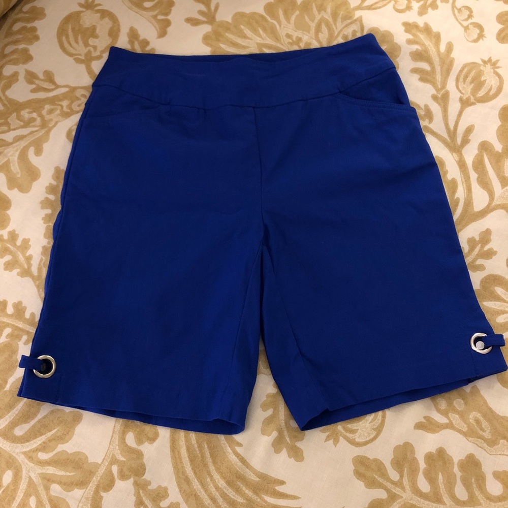 Coconut Row Pull On Stretch Shorts
